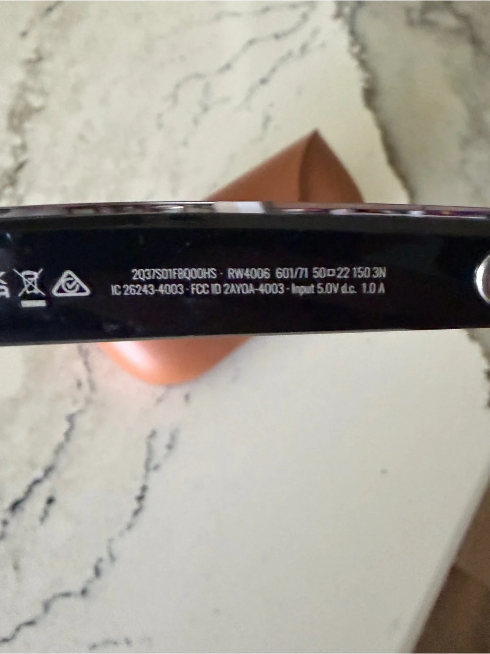 Ray-Ban Meta Black Frame Sunglasses with Brown ChargingCase. Never Worn.